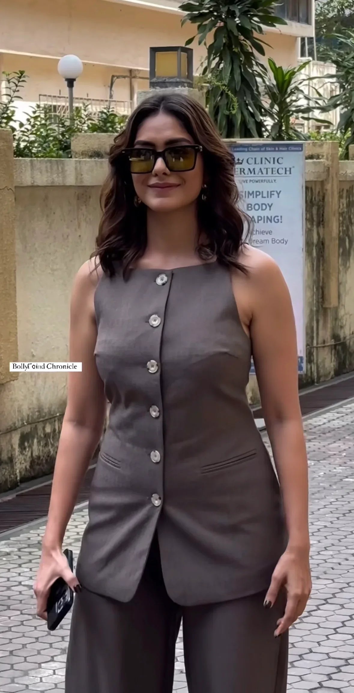 Mrunal Thakur Muse Front Waistcoat & Trousers