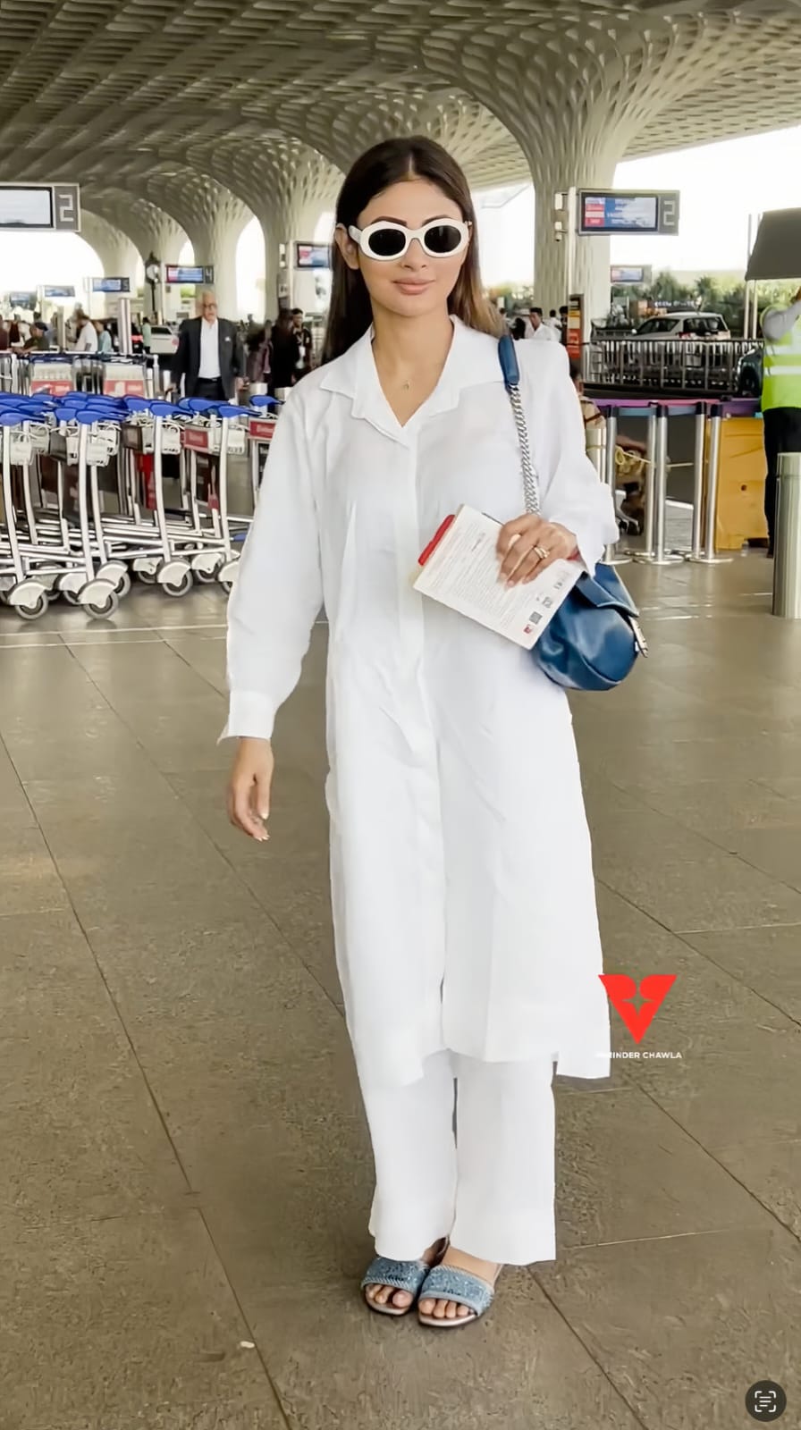 Mouni Roy Muse Vanilla Linen Kurta Set